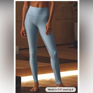 Alo- Sz Lrg- High Waist (Airlift?) Leggings- Lite Shiny Blue- **Flawed**